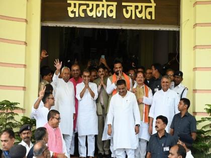 NDA candidates Upendra Kushwaha and Manan Mishra filed nomination for Rajya Sabha by-election from Bihar | बिहार से राज्यसभा उपचुनाव के लिए एनडीए के दोनों उम्मीदवारों ने किया नामांकन, निर्विरोध निर्वाचन तय, राजद को हुआ नुकसान