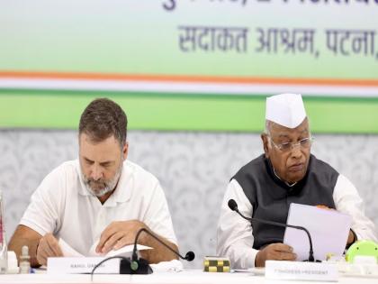 Congress takes CWC meet to Bihar BJP deemed Nitish mentally retired Mallikarjun Kharge said PM narendra Modi forming government stealing votes | CWC meet to Bihar: नीतीश को ‘मेंटली रिटायर्ड’ समझ चुकी भाजपा?, सीडब्ल्यूसी बैठक में मल्लिकार्जुन खड़गे ने कहा- वोट चोरी कर सरकार बना रहे पीएम मोदी Congress takes CWC meet to Bihar BJP deemed Nitish mentally retired Mallikarjun Kharge said PM narendra Modi forming government stealing votes | CWC meet to Bihar: नीतीश को ‘मेंटली रिटायर्ड’ समझ चुकी भाजपा?, सीडब्ल्यूसी बैठक में मल्लिकार्जुन खड़गे ने कहा- वोट चोरी कर सरकार बना रहे पीएम मोदी