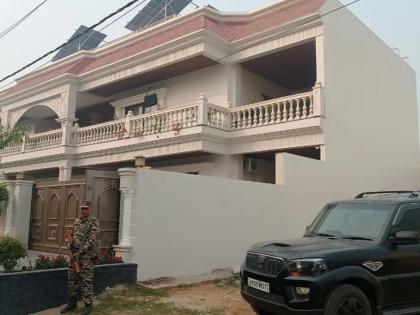 Cough syrup-narcotic drugs ED raids 25 accused raids bungalow dismissed STF constable Alok Singh | कफ सीरप-नशीली दवाः 25 आरोपियों के यहां ईडी की छापेमारी, एसटीएफ़ के बर्खास्त सिपाही आलोक सिंह की कोठी पर छापा Cough syrup-narcotic drugs ED raids 25 accused raids bungalow dismissed STF constable Alok Singh | कफ सीरप-नशीली दवाः 25 आरोपियों के यहां ईडी की छापेमारी, एसटीएफ़ के बर्खास्त सिपाही आलोक सिंह की कोठी पर छापा