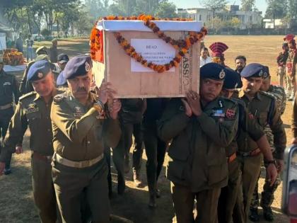Soldier Amjid Ali martyred terrorist encounter police saluted his martyrdom jammu kashmir | आतंकी मुठभेड़ के दौरान शहीद हुए जवान अमजिद अली, पुलिस ने शहादत को किया सलाम Soldier Amjid Ali martyred terrorist encounter police saluted his martyrdom jammu kashmir | आतंकी मुठभेड़ के दौरान शहीद हुए जवान अमजिद अली, पुलिस ने शहादत को किया सलाम