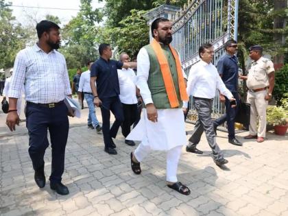 Bihar Chief Minister Samrat Chaudhary reached office foot from Lok Sevak Bhawan PM Modi's appeal implemented | लोक सेवक भवन से कार्यालय पैदल पहुंचे बिहार के मुख्यमंत्री सम्राट चौधरी, पीएम मोदी अपील पर अमल? Bihar Chief Minister Samrat Chaudhary reached office foot from Lok Sevak Bhawan PM Modi's appeal implemented | लोक सेवक भवन से कार्यालय पैदल पहुंचे बिहार के मुख्यमंत्री सम्राट चौधरी, पीएम मोदी अपील पर अमल?