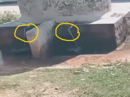 when Karnataka Dalit woman drink water empties entire tank washed tap purified cow urine Chamarajanagar dist | कर्नाटक: दलित महिला द्वारा केवल पानी पीने पर खाली कराई गई पूरी टंकी-धोया गया नल, गौमूत्र से किया गया शुद्धीकरण