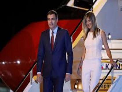 Corona Virus: Wife of Spain s prime minister tests positive for coronavirus | Coronavirus: बढ़ता जा रहा खौफ, स्पेन के प्रधानमंत्री की पत्नी भी वायरस से संक्रमित, कई बड़े नेताओं का कोरोना टेस्ट पॉजिटिव