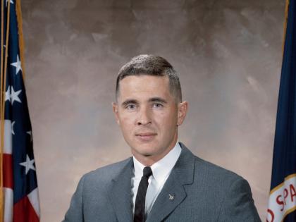 Apollo 8 astronaut William Anders passes away died in plane crash | अपोलो 8 के अंतरिक्ष यात्री विलियम एंडर्स का निधन, विमान दुर्घटना से हुई मौत
