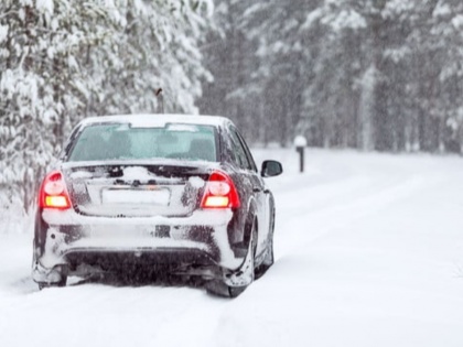 Driving Tips: Winter driving tips and precautions | ड्राइविंग टिप्स: सर्दियों में संभल कर चलाएं कार, रखें इन खास बातों का ख्याल
