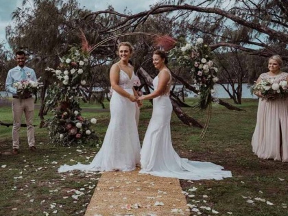 Two Women Cricketers Hayley Jensen and Nicola Hancock got married | न्यूजीलैंड और ऑस्ट्रेलिया की इन दो महिला क्रिकेटरों ने की शादी, टीम ने दी बधाई, देखें तस्वीरें
