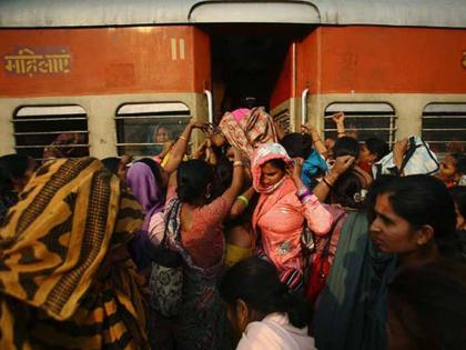 railways to place ladies coaches in centre paint with pink colour | रेलवे की महिलाओं को सौगात, बीच ट्रेन में होगा गुलाबी रंग का आरक्षित महिला कोच