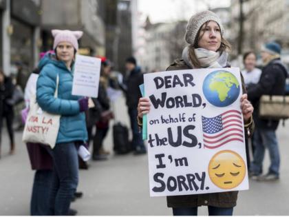 Women March protests thousands rally against donald trump | अमेरिका में ट्रंप प्रशासन की नीतियों के खिलाफ 85 हजार लोग सड़कों पर उतरे