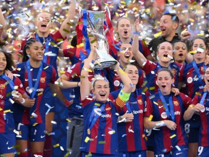 UEFA Women’s Champions League 2023-24 Barcelona beats Lyon 2-0 to win completes first quadruple revenge 2019 and 2022 final defeats French giant | UEFA Women’s Champions League 2023-24: आठ बार की विजेता ल्योन पर 2-0 से जीत, बार्सिलोना ने किया धमाल, तीसरी महिला चैंपियंस लीग ट्रॉफी पर कब्जा