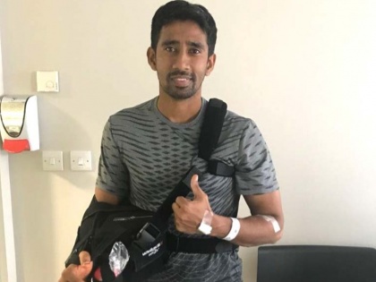 Wriddhiman Saha Returns home after Surgery, Hopeful he would be fit for Australia tour | इंग्लैंड में सर्जरी के बाद भारत लौटे रिद्धिमान साहा, जताई ऑस्ट्रेलिया दौरे तक फिट होने की 'उम्मीद'