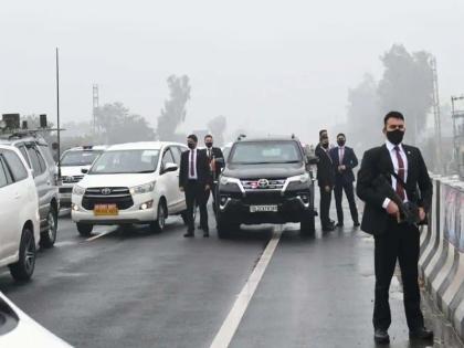 pm modi security breach is true or there was drama like surgical strike krk tweet | पीएम मोदी की सुरक्षा में चूक हुई या सर्जिकल स्ट्राइक की तरह ड्रामा था, अभिनेता ने किया ट्वीट, आने लगे ऐसे कमेंट्स