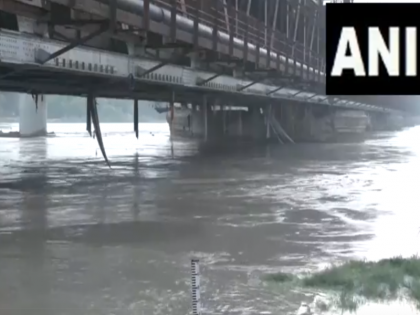 Flood-like situation started again in Delhi Yamuna water crossed the danger mark, alert | दिल्ली में फिर बाढ़ जैसे बनने लगे हालात, यमुना का पानी खतरे के निशान के पार पहुंचा, अलर्ट