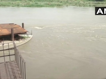 Delhi Yamuna river continues to flow near warning mark water level likely to recede | Yamuna river: यमुना खतरे के निशान के करीब बह रही, जल स्तर घटने की संभावना