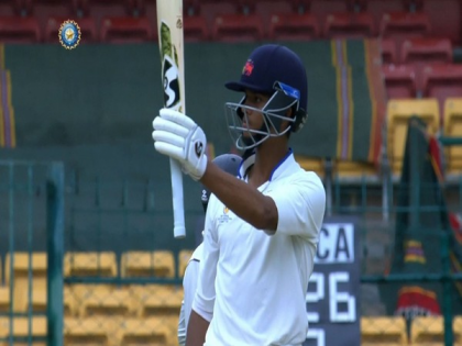 Ranji Trophy Final: Yashasvi Jaiswal shines Mumbai post 248-5 against Madhya Pradesh on Day 1 | Ranji Trophy Final: सेमीफाइनल और क्वार्टर फाइनल में तीन शतक जड़ने वाले 22 साल के जायसवाल ने फाइनल में किया कमाल, मुंबई ने बनाए 5 विकेट पर 248 रन