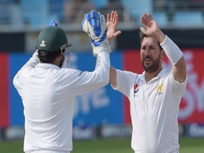 pakistan vs new zealand 2nd test yasir shah takes 8 wicket as new zealand all out on 90 | PAK Vs NZ 2nd Test: यासिर शाह का कहर, झटके 8 विकेट, न्यूजीलैंड 90 पर ऑलआउट