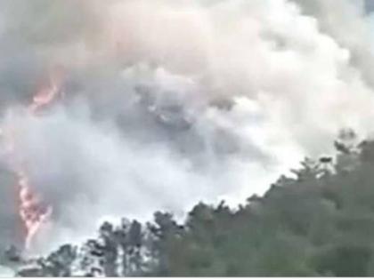 Big news China 133-passenger plane crashes casualties unknown state media | Crash Video: चीन में बड़ा विमान हादसा, 133 यात्रियों वाला चीनी विमान हुआ दुर्घटनाग्रस्त, वीडियो में हुआ ये खोफनाक मनजर कैद Big news China 133-passenger plane crashes casualties unknown state media | Crash Video: चीन में बड़ा विमान हादसा, 133 यात्रियों वाला चीनी विमान हुआ दुर्घटनाग्रस्त, वीडियो में हुआ ये खोफनाक मनजर कैद