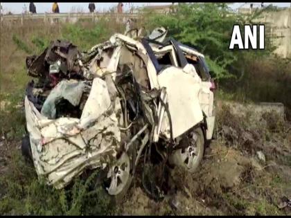 Andhra Pradesh Krishna district 4 people including a 4 year-old girl died 1 seriously injured in a traumatic road accident | AP: दर्दनाक सड़क दुर्घटना में 4 साल की बच्ची समेत 4 लोगों की ऑन स्पॉट हुई मौत, 1 गंभीर रूप से घायल
