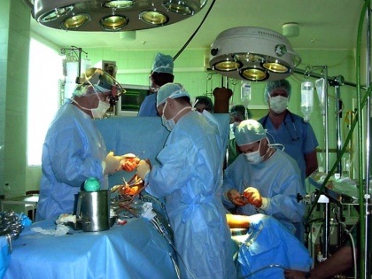 Malaysian woman found rare looking 5cm long horn chest stunned doctors Kota Kinabalu Queen Elizabeth 2 hospital cancer | मलेशियाई महिला की छाती पर निकला 'बेहद ही दुर्लभ दिखने वाला 5cm लंबा सींग', डॉक्टर्स भी देख रह गए हैरान, मचा हड़कंप