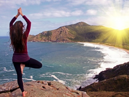 yoga means life and it gives happiness | योग का मतलब है जीवन, यह सुख-दुख से उबार कर लाता है प्रसन्नता   