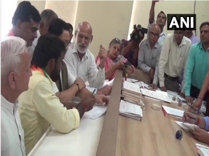 Haryana Assembly Polls: BJP candidate from Baroda seat Yogeshwar Dutt files his nomination | हरियाणा विधानसभा चुनाव: BJP उम्मीदवार पहलवान योगेश्वर दत्त ने किया बरोदा सीट से नामांकन, केंद्रीय मंत्री रिजजू भी थे मौजूद