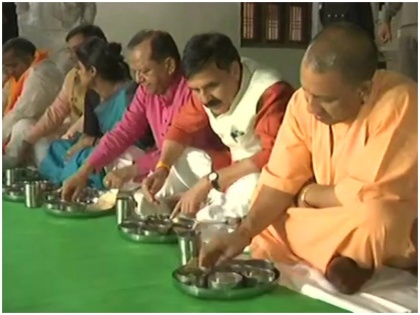 Uttar Pradesh: Yogi Sarkar Directs 17 obc castes in to sc category, political analysis | योगी सरकार ने यूपी की 17 अति पिछड़ी जातियों को दिया एससी का दर्जा, बिगाड़ा विपक्षियों का चुनावी गणित!