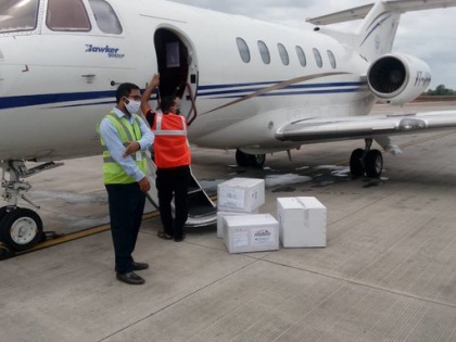 CM Yogi gives its official aircraft to Health Department for bringing necessary equipment | सीएम योगी ने आवश्यक उपकरण लाने के लिए स्वास्थ्य विभाग को दिया अपना अधिकारिक विमान