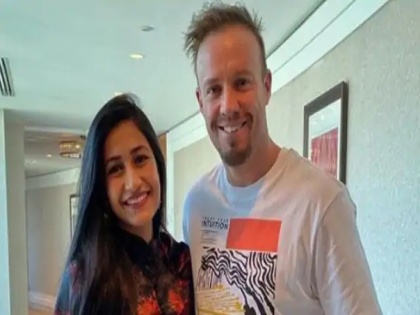 Yuzvendra Chahal fiance shared a photo with AB de Villiers said I will always remember this moment | IPL 2020: युजवेंद्र चहल की मंगेतर ने शेयर की एबी डिविलियर्स संग तस्वीर, कहा- जब पहली बार मैं आपसे मिली थी तो...