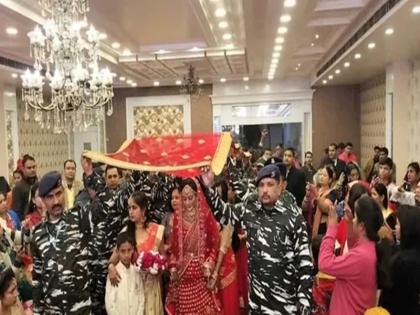 viral news crpf official twitter handle shares jawans attending martyr companion shailendra pratap singh sister wedding | CRPF जवानों ने कुछ ऐसे निभाया शहीद साथी के लिए भाई का फर्ज, मंडप संभाला, रस्में पूरी कीं; ऑफिशियल ट्विटर हैंडल से शेयर कीं तस्वीरें viral news crpf official twitter handle shares jawans attending martyr companion shailendra pratap singh sister wedding | CRPF जवानों ने कुछ ऐसे निभाया शहीद साथी के लिए भाई का फर्ज, मंडप संभाला, रस्में पूरी कीं; ऑफिशियल ट्विटर हैंडल से शेयर कीं तस्वीरें