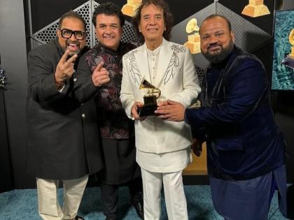 WHO WAS Zakir Hussain Passes Away Allah Rakha's elder son awarded Padma Shri in 1988, Padma Bhushan in 2002 and Padma Vibhushan in 2023 | Zakir Hussain: कौन थे तबला वादक जाकिर हुसैन?, 73 साल के उम्र में अमेरिका में निधन WHO WAS Zakir Hussain Passes Away Allah Rakha's elder son awarded Padma Shri in 1988, Padma Bhushan in 2002 and Padma Vibhushan in 2023 | Zakir Hussain: कौन थे तबला वादक जाकिर हुसैन?, 73 साल के उम्र में अमेरिका में निधन