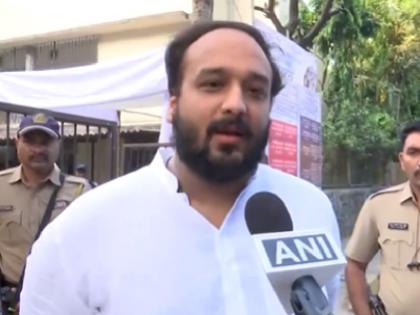 Maharashtra Election 2024 Baba Siddiqui son Zeeshan cast his vote remembering his father said this | Maharashtra Election 2024: बाबा सिद्दीकी के बेटे जीशान ने डाला अपना वोट, पिता को याद कर कही ये बात Maharashtra Election 2024 Baba Siddiqui son Zeeshan cast his vote remembering his father said this | Maharashtra Election 2024: बाबा सिद्दीकी के बेटे जीशान ने डाला अपना वोट, पिता को याद कर कही ये बात
