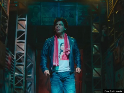 fire has broken out on the sets of Zero in Mumbai's Film City | मुंबई: शाहरुख खान की फिल्म 'जीरो' के सेट पर लगी आग
