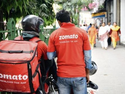 Zomato axes around 100 employees in cost-cutting drive | ऑनलाइन खाना डिलीवरी करने वाली कंपनी जोमैटो ने 100 कर्मचारियों को नौकरी से निकाला