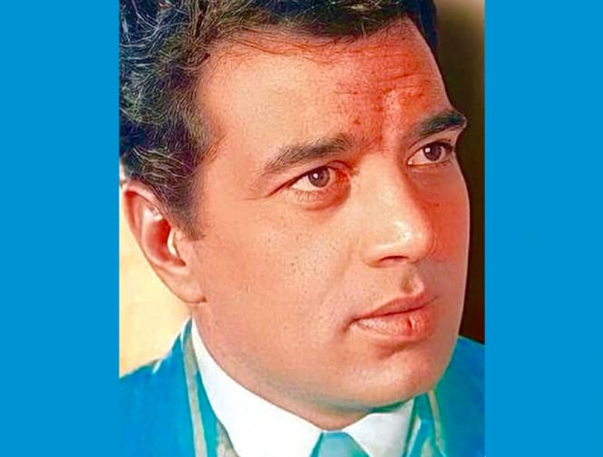 Dharmendra Passes Away: बॉलीवुड के दिग्गज अभिनेता धर्मेंद्र का सोमवार, 24 नवंबर को निधन हो गया है। फिल्ममेकर करण जौहर ने सोशल मीडिया पोस्ट के जरिए इसकी पुष्टि की है। 89 साल के एक्टर धर्मेंद्र उम्र संबंधी बीमारियों से ग्रसित थे। मेगास्टार ने 300 से ज़्यादा फिल्मों में काम किया और एक्शन, कॉमेडी और रोमांस में अपने हुनर के लिए मशहूर थे। | dharmendra-passes-away-baolaivauda-kae-daigagaja-abhainaetaa-dharamaendara-kaa-saomavaara-24-navanbara-kao-naidhana-hao-gayaa-haai-phailamamaekara-karana-jaauhara-nae-saosala-maidaiyaa-paosata-kae-jaraie-isakai-pausatai-kai-haai-89-saala-kae-ekatara | Latest bollywood Photos at Lokmatnews.in Dharmendra Passes Away: बॉलीवुड के दिग्गज अभिनेता धर्मेंद्र का सोमवार, 24 नवंबर को निधन हो गया है। फिल्ममेकर करण जौहर ने सोशल मीडिया पोस्ट के जरिए इसकी पुष्टि की है। 89 साल के एक्टर धर्मेंद्र उम्र संबंधी बीमारियों से ग्रसित थे। मेगास्टार ने 300 से ज़्यादा फिल्मों में काम किया और एक्शन, कॉमेडी और रोमांस में अपने हुनर के लिए मशहूर थे। | dharmendra-passes-away-baolaivauda-kae-daigagaja-abhainaetaa-dharamaendara-kaa-saomavaara-24-navanbara-kao-naidhana-hao-gayaa-haai-phailamamaekara-karana-jaauhara-nae-saosala-maidaiyaa-paosata-kae-jaraie-isakai-pausatai-kai-haai-89-saala-kae-ekatara | Latest bollywood Photos at Lokmatnews.in