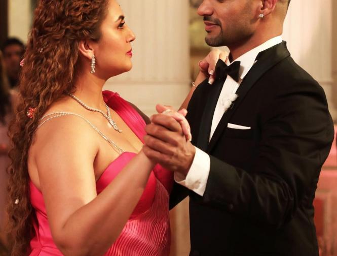Huma Qureshi with shikhar dhawan | huma-qureshi-with-shikhar-dhawan | Latest bollywood Photos at Lokmatnews.in