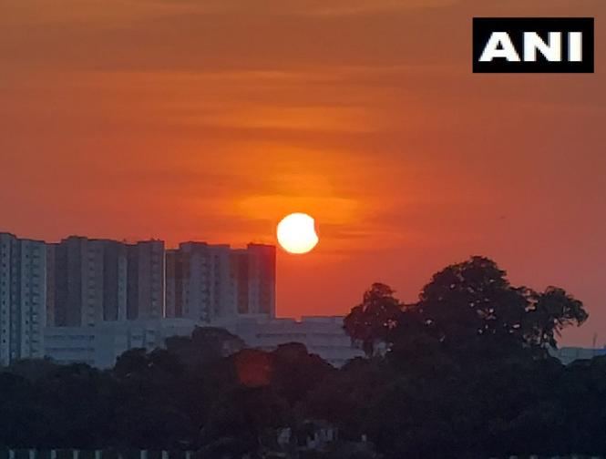 Solar Eclipse Live Today photos | solar-eclipse-live-today-photos | Latest india Photos at Lokmatnews.in