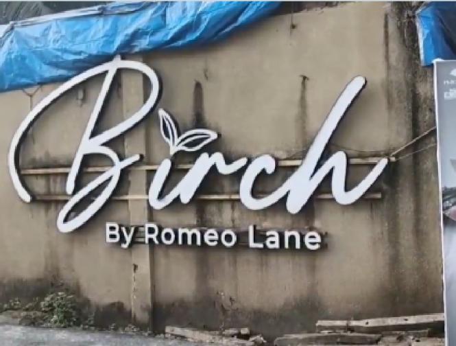 गोवा के अरपोरा में एक क्लब में लगी भीषण आग से 25 लोगों की जान चली गई है जिनमें से 4 की पहचान टूरिस्ट के तौर पर हुई है, और 14 अन्य स्टाफ मेंबर थे। | gaovaa-kae-arapaoraa-maen-eka-kalaba-maen-lagai-bhaisana-aga-sae-25-laogaon-kai-jaana-calai-gai-haai-jainamaen-sae-4-kai-pahacaana-tauuraisata-kae-taaura-para-haui-haai-aura-14-anaya-sataapha-maenbara-thae | Latest india Photos at Lokmatnews.in गोवा के अरपोरा में एक क्लब में लगी भीषण आग से 25 लोगों की जान चली गई है जिनमें से 4 की पहचान टूरिस्ट के तौर पर हुई है, और 14 अन्य स्टाफ मेंबर थे। | gaovaa-kae-arapaoraa-maen-eka-kalaba-maen-lagai-bhaisana-aga-sae-25-laogaon-kai-jaana-calai-gai-haai-jainamaen-sae-4-kai-pahacaana-tauuraisata-kae-taaura-para-haui-haai-aura-14-anaya-sataapha-maenbara-thae | Latest india Photos at Lokmatnews.in