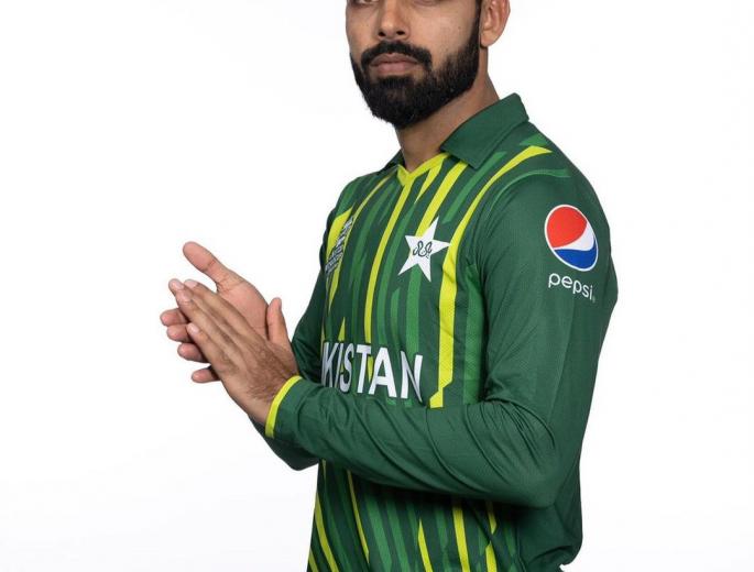 Shadab Khan scored half century in 22 balls - Marathi News | shadab-khan-scored-half-century-in-22-balls | Latest cricket Photos at Lokmat.com