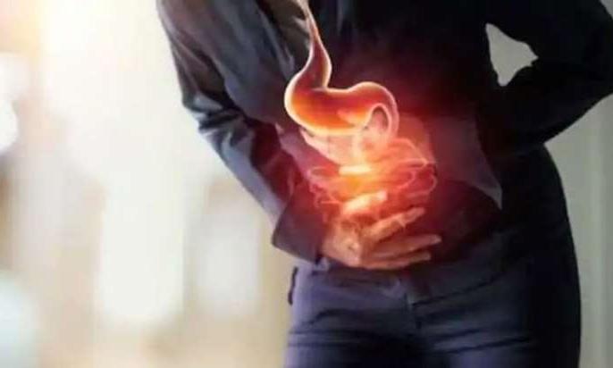 पेट फूलना, गैस, बदहजमी, खट्टी डकार खत्म करने के 6 सस्ते और असरदार घरेलू उपाय