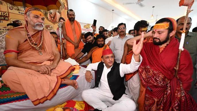 यूपी चुनाव से पहले अखिलेश का ब्राह्मण सम्मेलन, भाजपा पर उत्पीड़न का आरोप