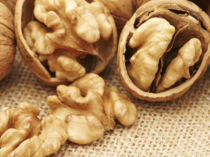 See the health benefits of water soaked walnuts