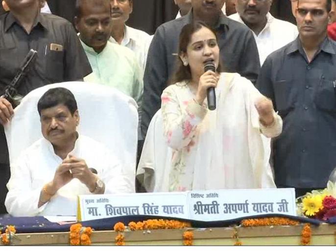 mulayam singh yadav daughter in law aparna yadav supported shivpal singh yadav | फिर दो धड़ों में बंटा मुलायम सिंह का परिवार, छोटी बहू अपर्णा चाचा शिवपाल के साथ, बढ़ी सियासी गर्मियां mulayam singh yadav daughter in law aparna yadav supported shivpal singh yadav | फिर दो धड़ों में बंटा मुलायम सिंह का परिवार, छोटी बहू अपर्णा चाचा शिवपाल के साथ, बढ़ी सियासी गर्मियां