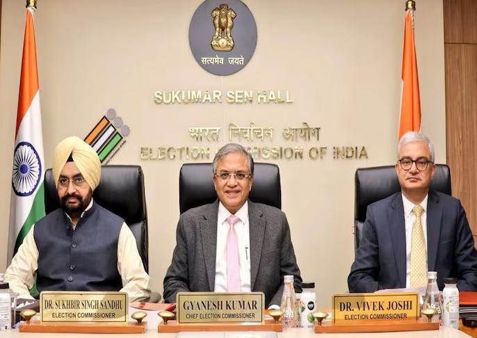 निर्वाचन आयोग पर विपक्ष का हमला, CEC पर आरोप