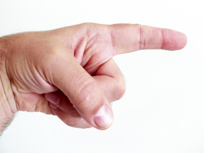 Cracking your fingers cause health problems and side effect cracking