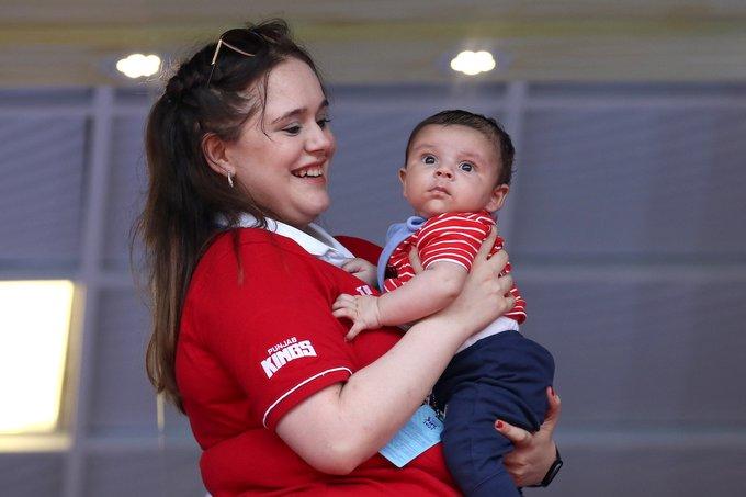IPL 2021 punjab kings player Mandeep Singh's wife and son Photo went viral people gave funny captions | मनदीप सिंह की पत्नी और उनके बच्चे की तस्वीर वायरल, लोगों ने दिया मजेदार कैप्शन... IPL 2021 punjab kings player Mandeep Singh's wife and son Photo went viral people gave funny captions | मनदीप सिंह की पत्नी और उनके बच्चे की तस्वीर वायरल, लोगों ने दिया मजेदार कैप्शन...
