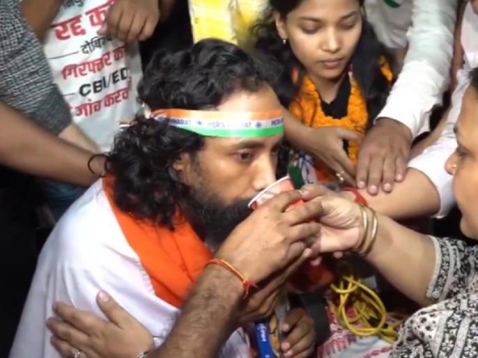 झारखंड: छात्रों की मांगों पर सरकार सहमत, अनशन समाप्त