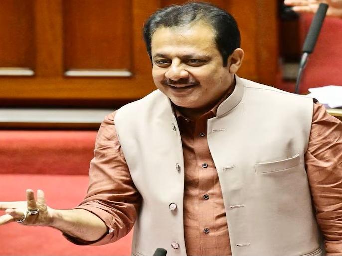 तिरंगा फहराने से छूट मांगने पर कर्नाटक के मंत्री घिरे