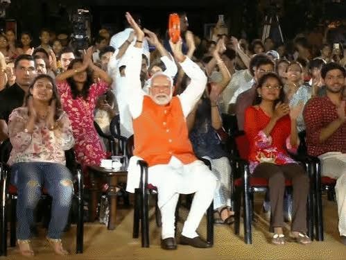 भाजपा और कांग्रेस में युवा-केंद्रित रणनीति, प्रियंका की भूमिका पर सस्पेंस