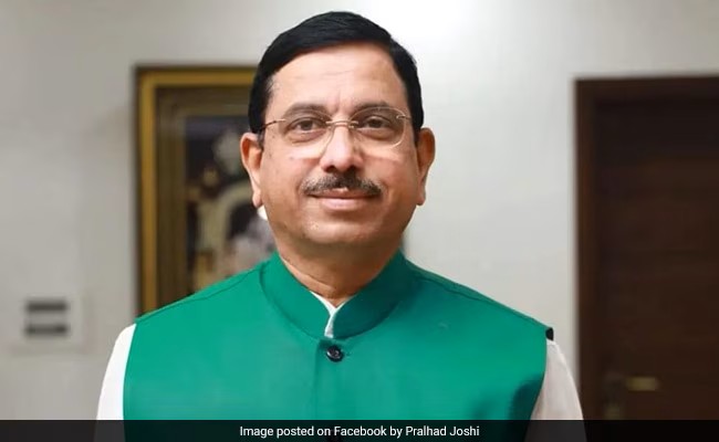 नीट पेपर लीक: धर्मेंद्र प्रधान ने दिया इस्तीफा, प्रल्हाद जोशी को शिक्षा मंत्रालय