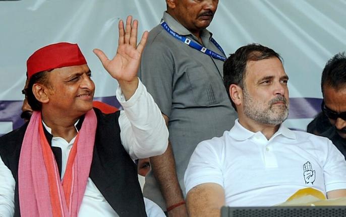 अखिलेश ने राहुल को रायबरेली से चुनाव लड़ने के लिए मनाया: सपा सांसद