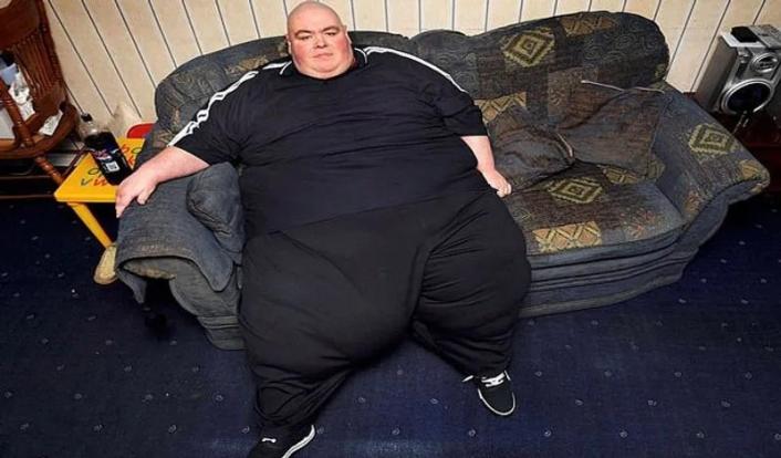 Britain's former fattest man Barry Austin who consumed 29,000 calories ...